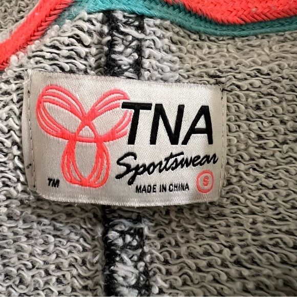 TNA Sportswear Grey Cowl Neck Sweater Size Small - Picture 8 of 8